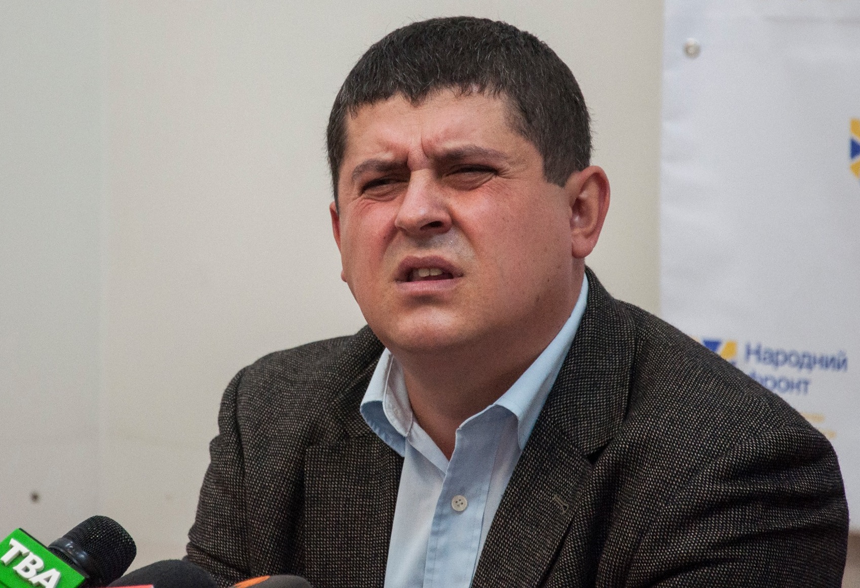 Глава "Народного фронта" задекларировал 22 автомобиля жены и пять квартир