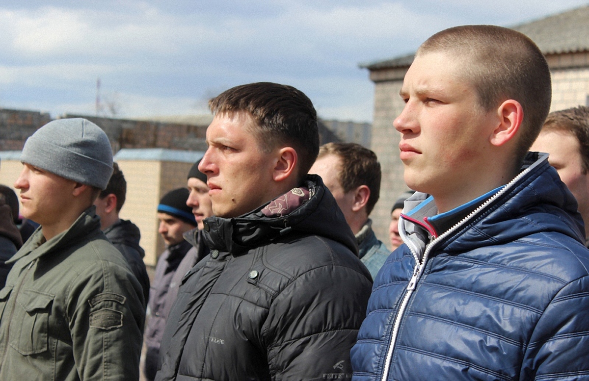 Завтра в Украине заканчивается призыв на срочную службу