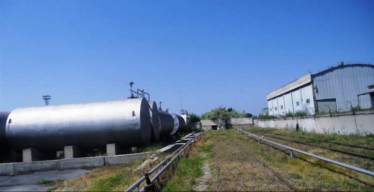 Полиция хочет снова арестовать нефтебазу Курченко в Херсоне