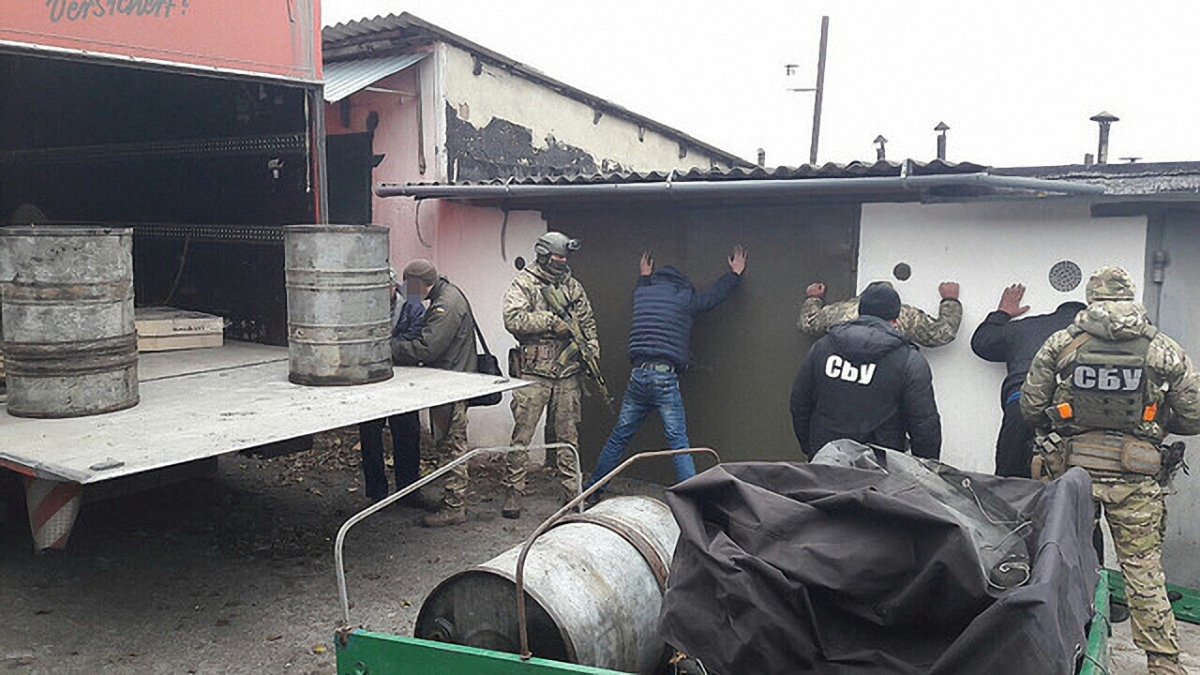 Военных в Житомирской области разоблачили в присвоении и перепродаже горючего для АТО