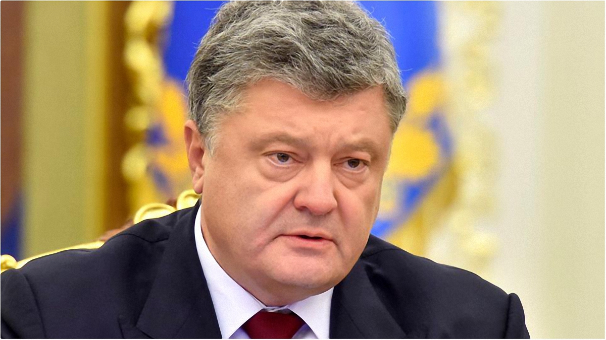 Порошенко осудил теракт в Турции и выразил соболезнования семьям погибших