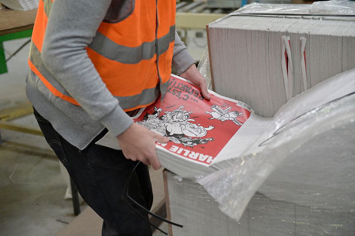 Журнал Charlie Hebdo нарисовал карикатуры на крушение российского самолета Ту-154