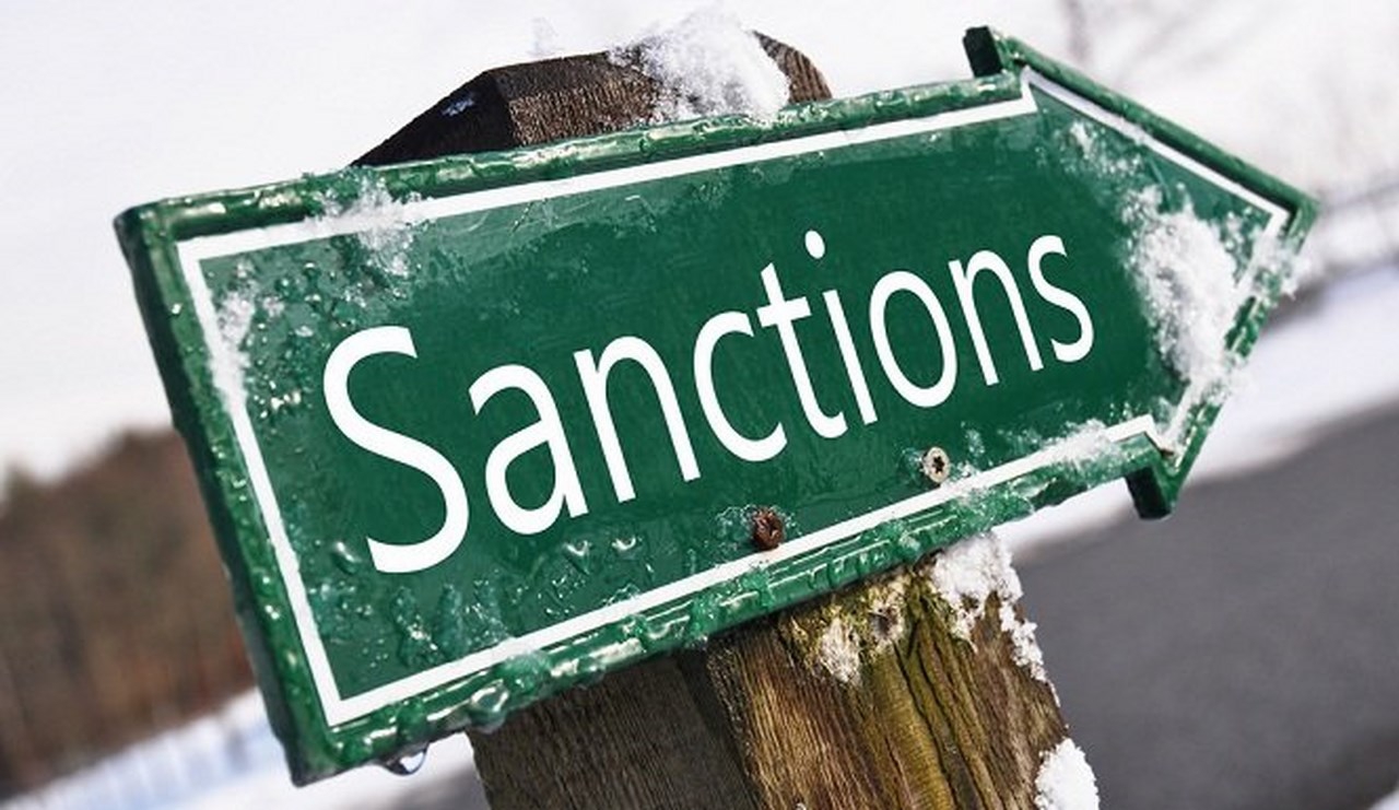 Российские дипломаты, высланные Вашингтоном, не могут покинуть Штаты