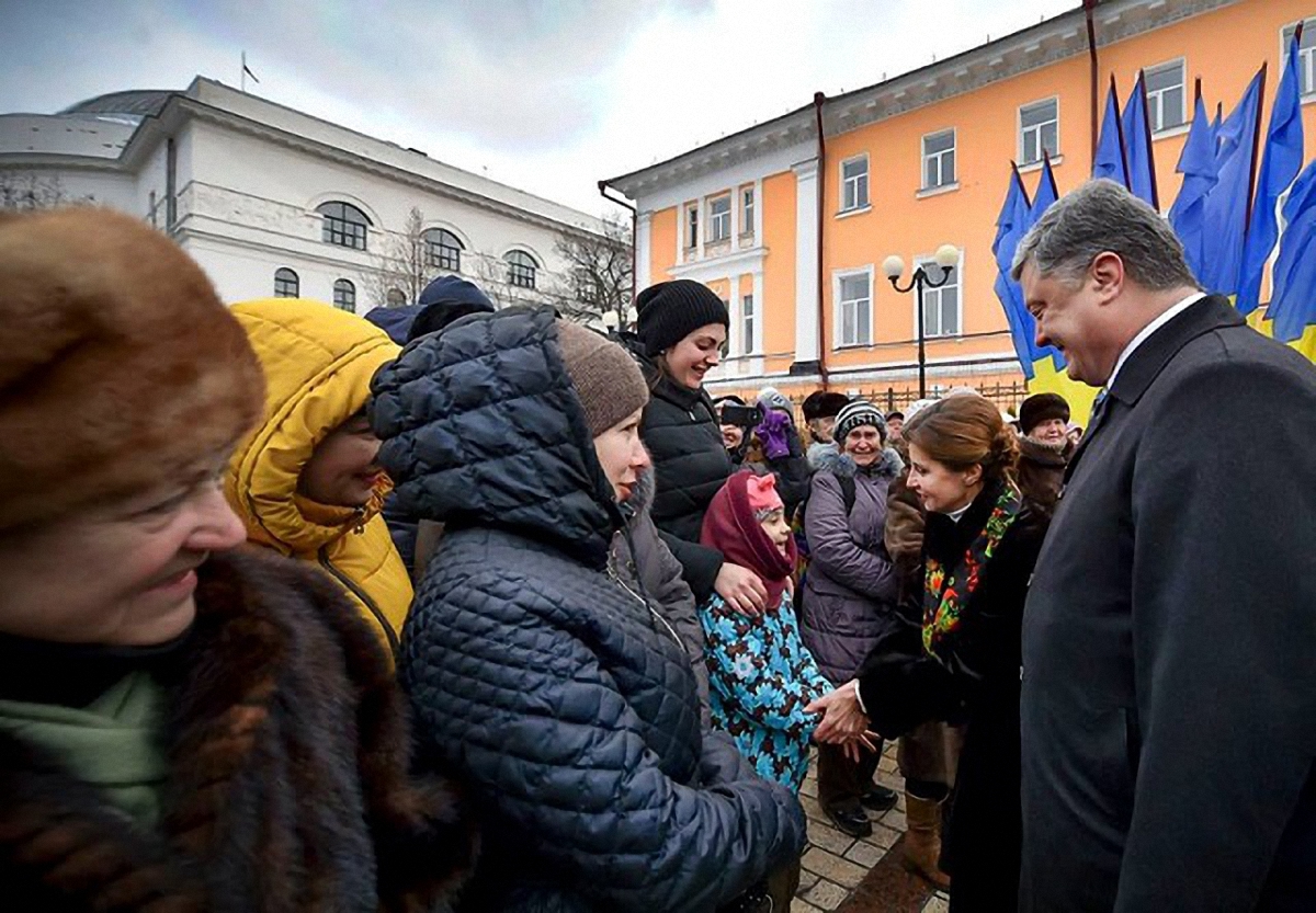 Порошенко поздравил украинцев с Днем Соборности