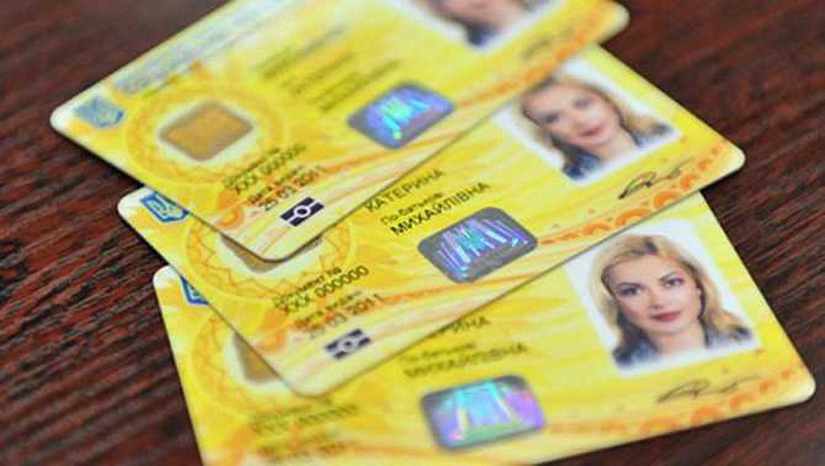 Украинцев, получивших биометрические паспорта, не пускают в Беларусь