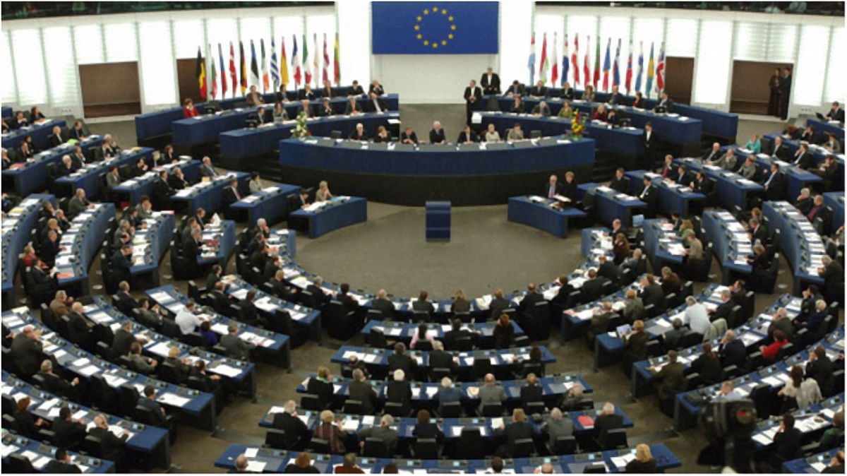 Европарламент требует от России освободить политзаключенных в Крыму