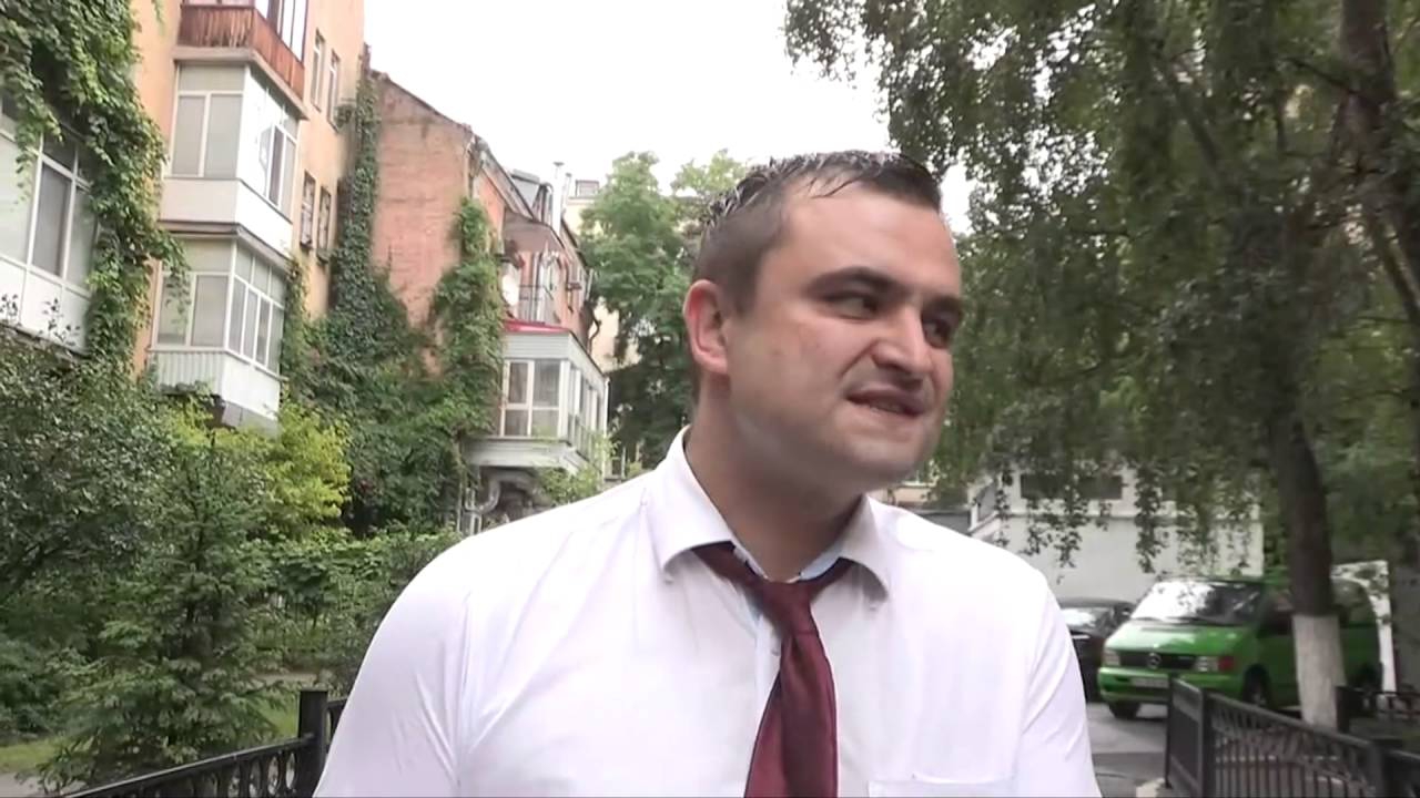 Луценко уволил следователя ГПУ, который ездил на элитном "авто своей бабушки"