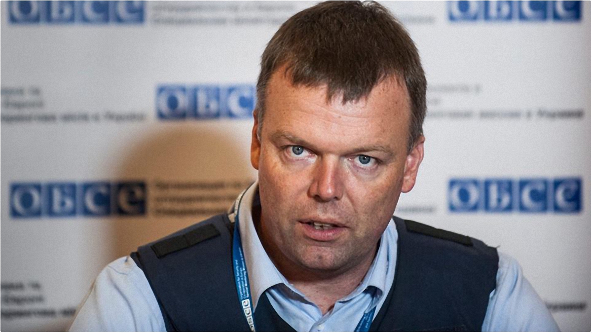 Мин на дороге, где подорвался патруль, не должно быть вообще, - Хуг