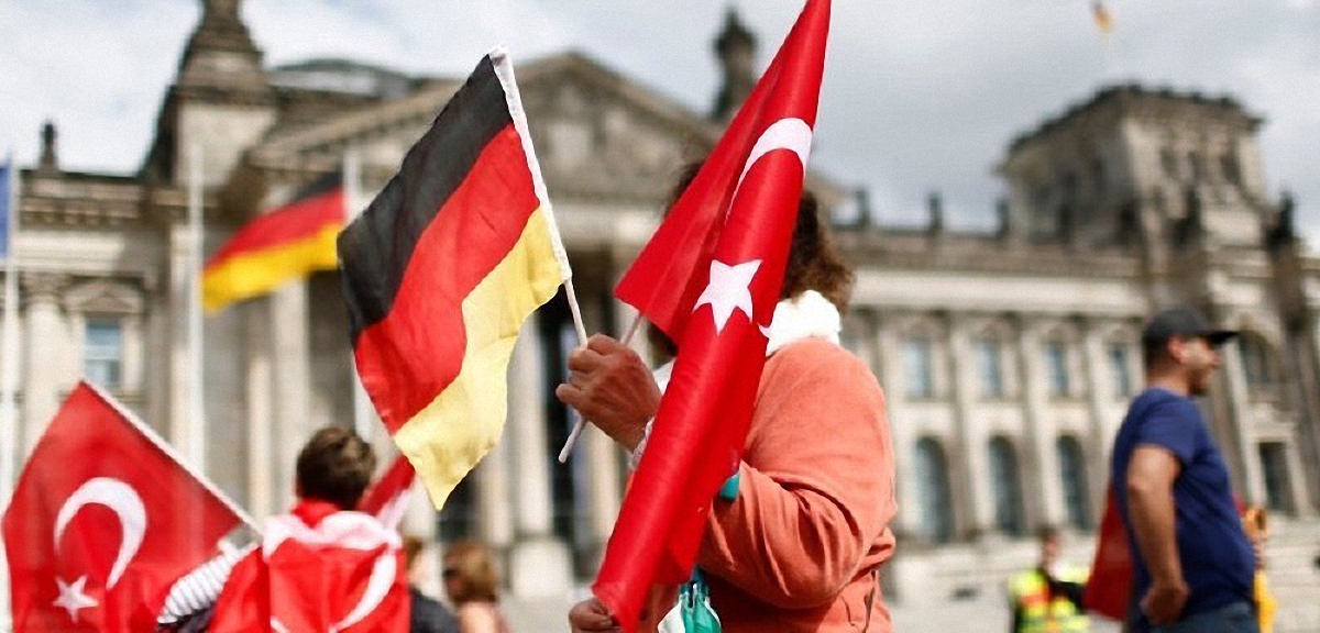 Германия дала две недели Турции для решения конфликта на авиабазе в Инджирлике