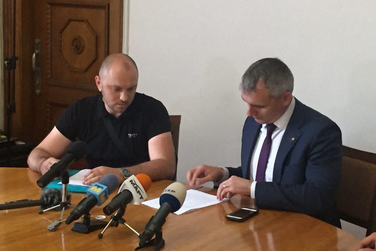 Сбежавшему от копов мэру Николаева таки вручили протокол