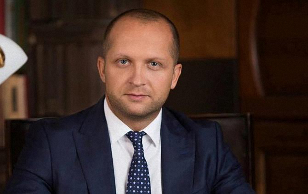 Холодницкий показал депутатам, как помощница нардепа Полякова брала взятку