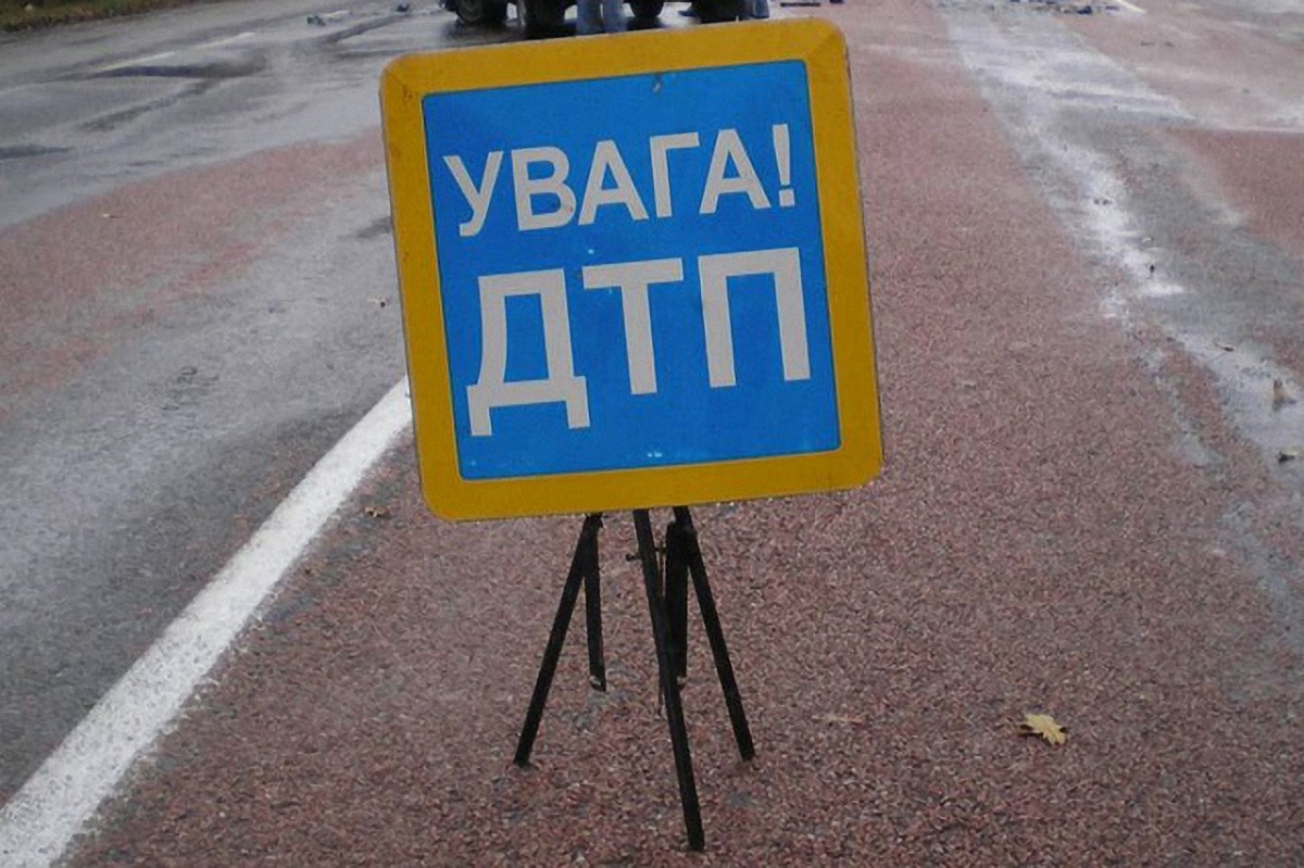 Масштабное ДТП с военными: Автоледи на иномарке не пропустила колонну техники