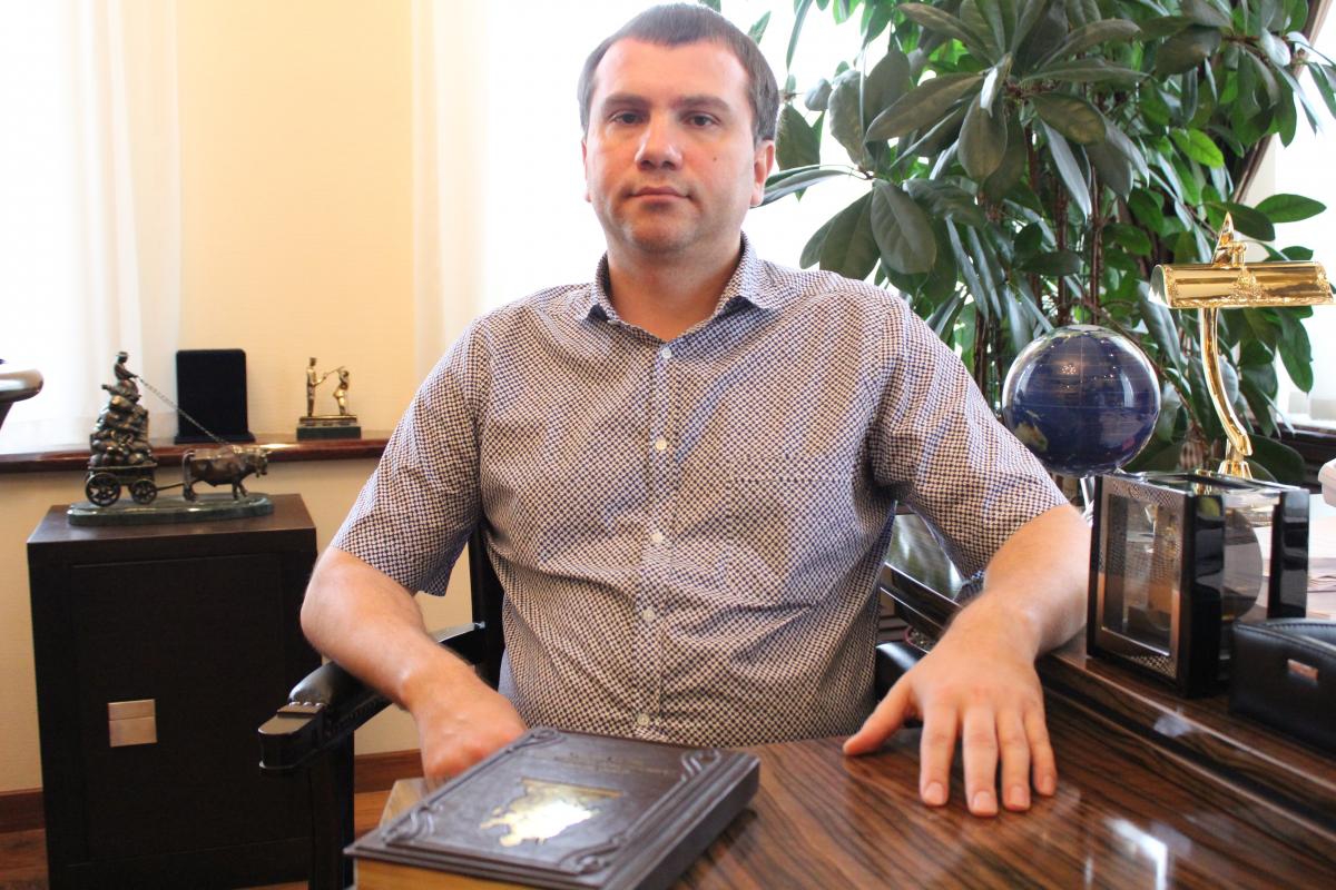 Повелитель консьержей: судья Вовк живет в особняке, а его экс-жена запугивает вахтеров