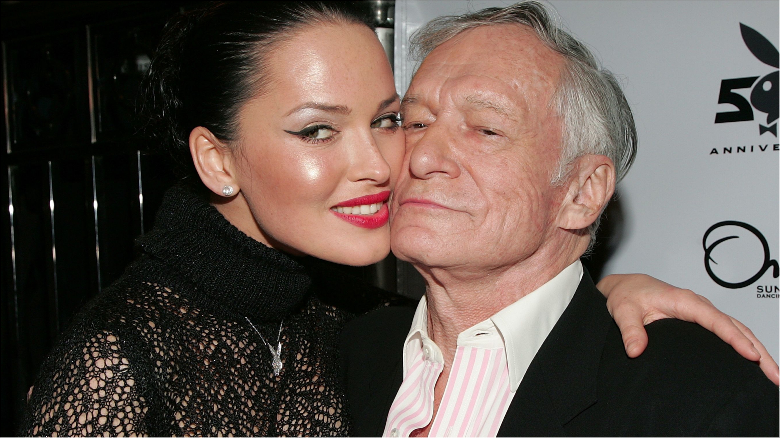 Звезда Playboy Даша Астафьева прокомментировала смерть Хью Хефнера