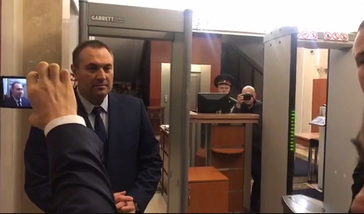 Все остались при своем: встреча Порошенко с протестующими нардепами не состоялась