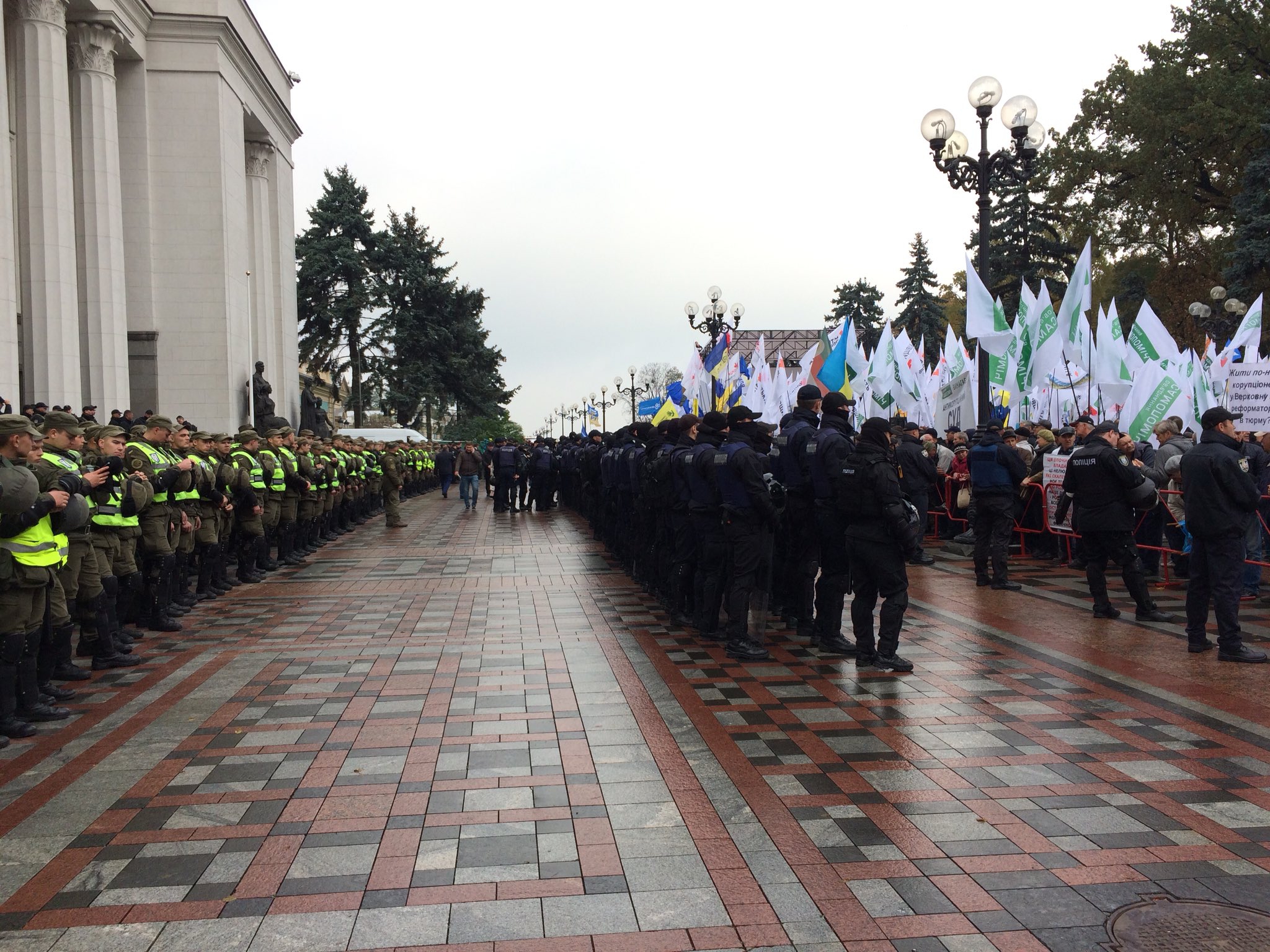 Митинг под Радой: Депутаты не смогут рассмотреть часть требований активистов