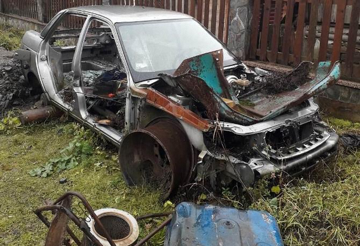 На Закарпатье подорвали автомобиль депутата, разоблачившего лесников-убийц рыси