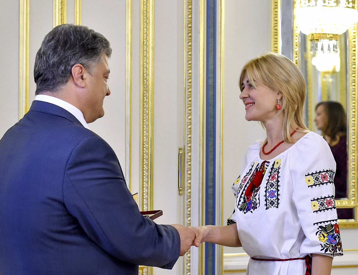 Учитель года, которую наградил Порошенко, поехала на заработки в Лондон