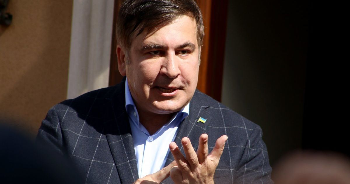 Сакварелидзе заявил, что в квартире Саакашвили выламывают двери