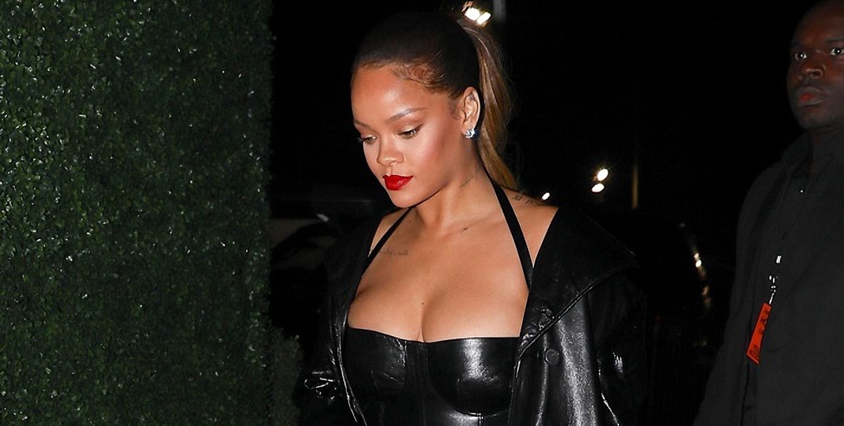 Младшего брата певицы Rihanna убили на Рождество