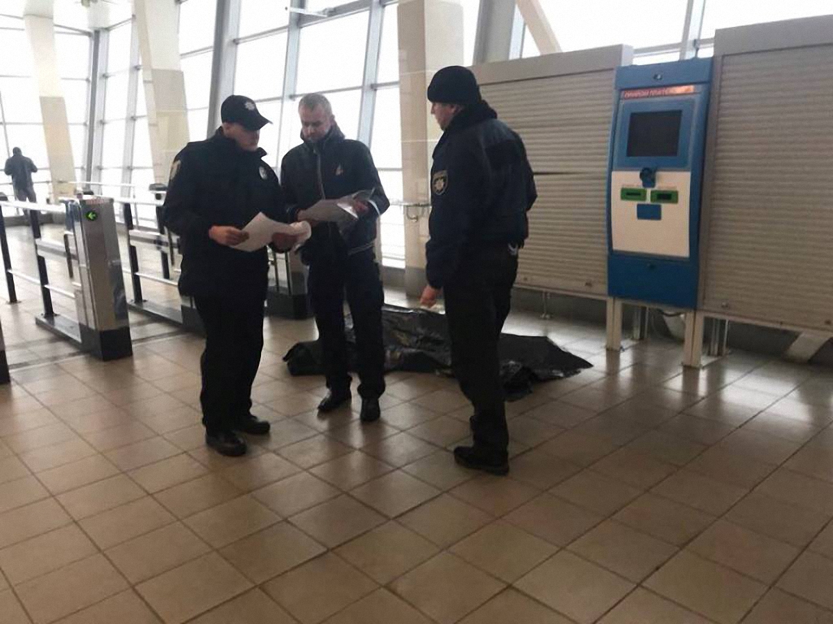 Возле станции метро "Дарница" в Киеве обнаружен труп
