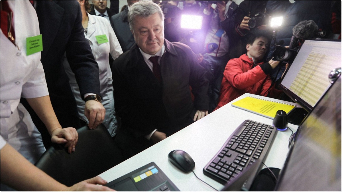 Предвыборный год: Как Петр Порошенко узурпирует достижения соратников и врагов