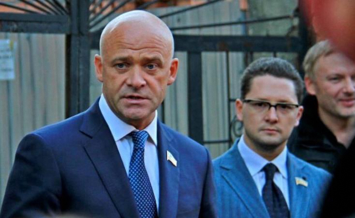 Суд оставил Труханова мэром из-за десятков грамот