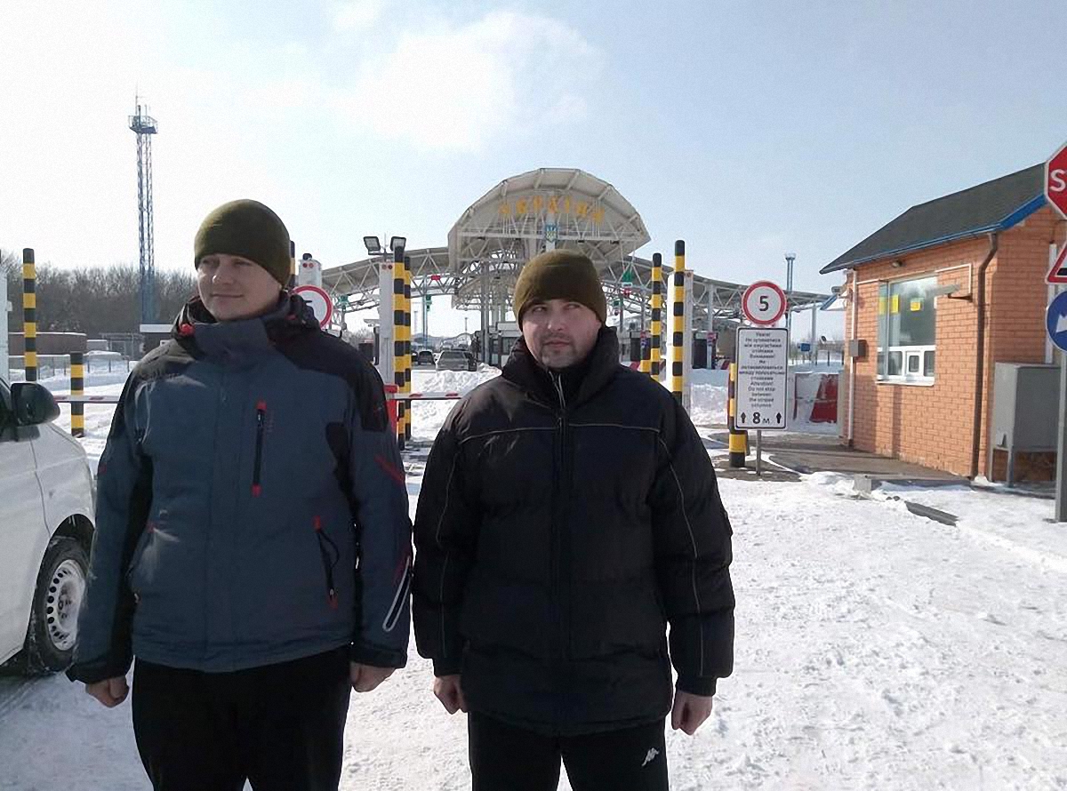 Плата за баню: Украина освободила двух пограничников из плена России