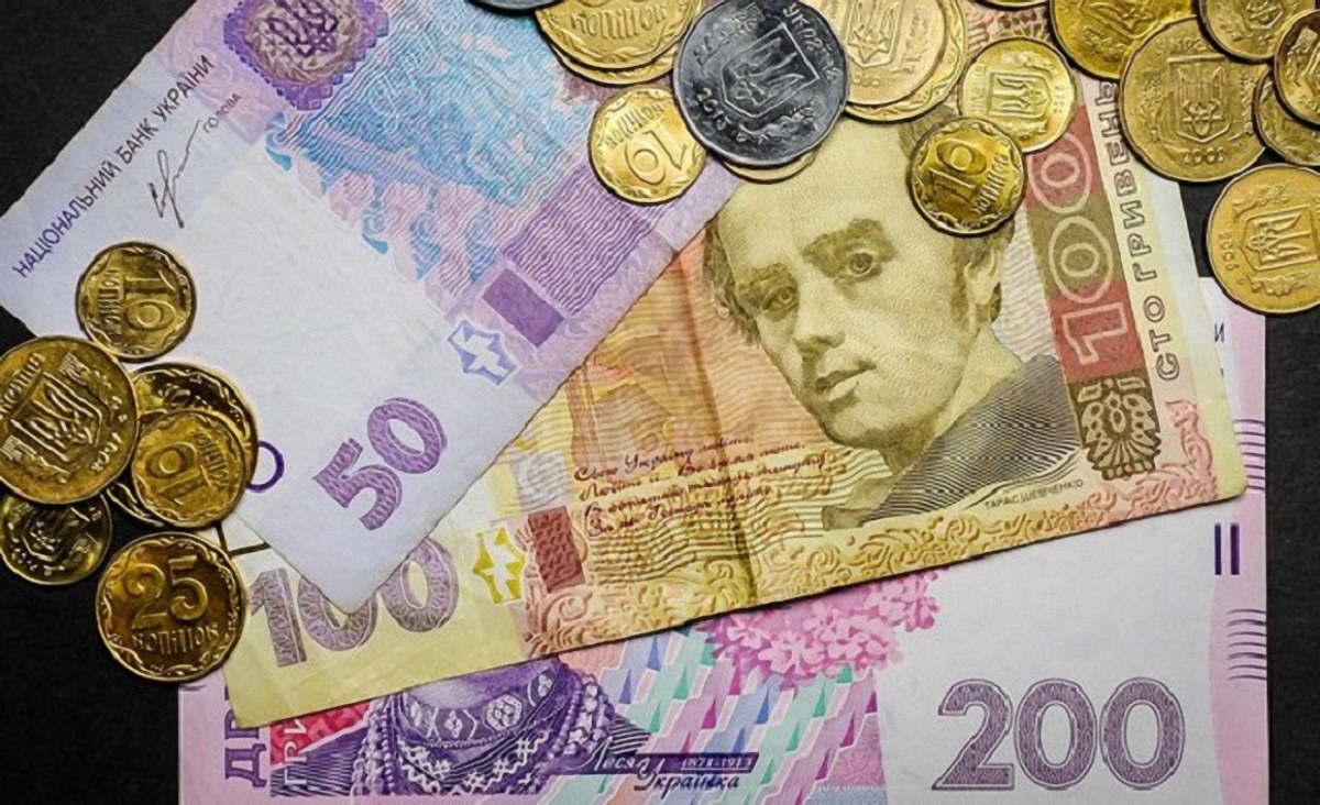Сколько платят украинцам за час работы