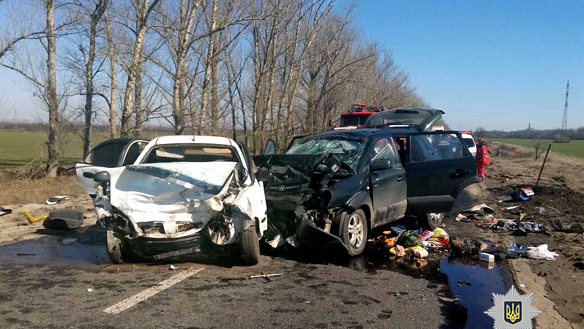 Жуткое ДТП: Под Харьковом столкнулись два авто, погибла семья с детьми
