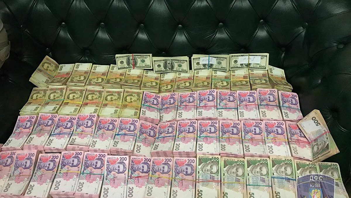 В Киеве ликвидировали конвертцентр с оборотом более 200 млн грн