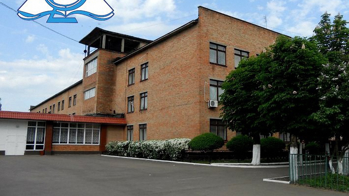 В Черкассах 42 школьника отравились неизвестным веществом