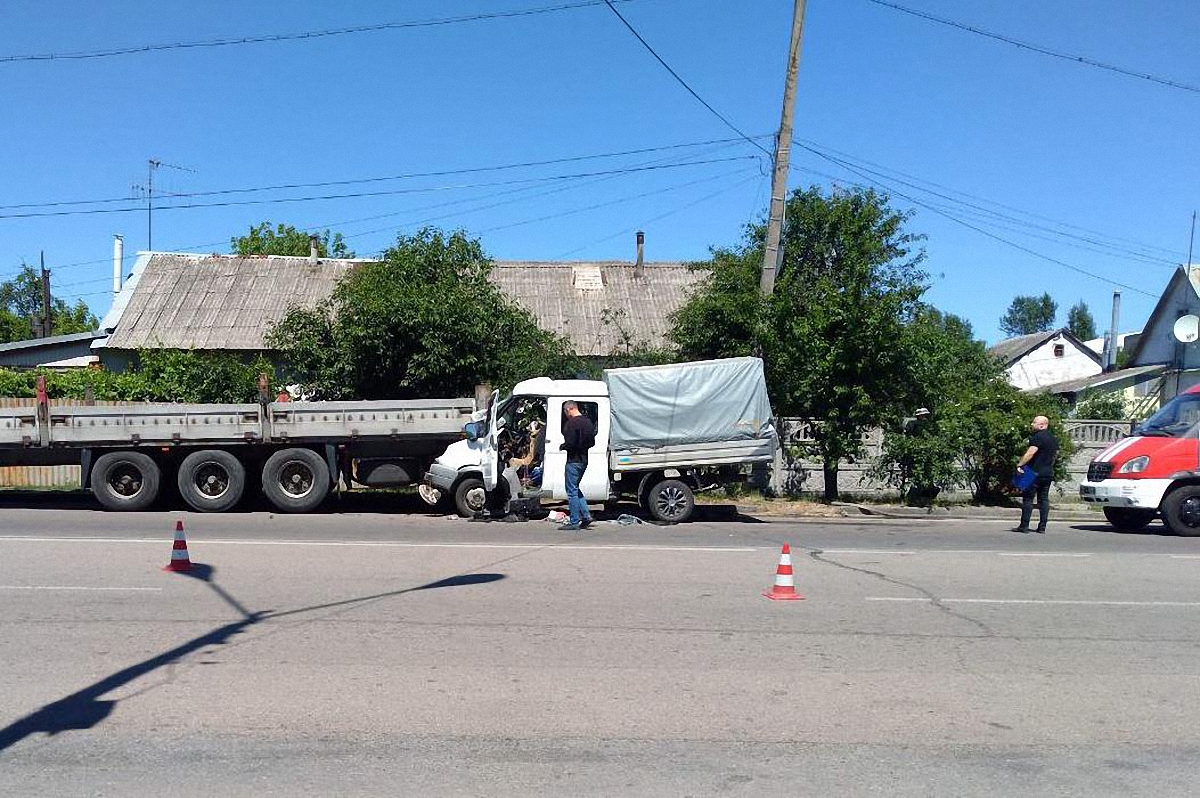 В Днепре в результате ДТП пострадали четыре человека, среди них 5-летняя девочка
