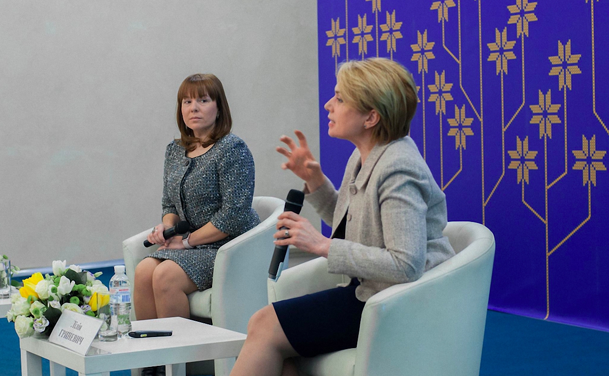 Наближені до міністра Гриневич компанії заробляють на тендерах Міносвіти мільйони гривень