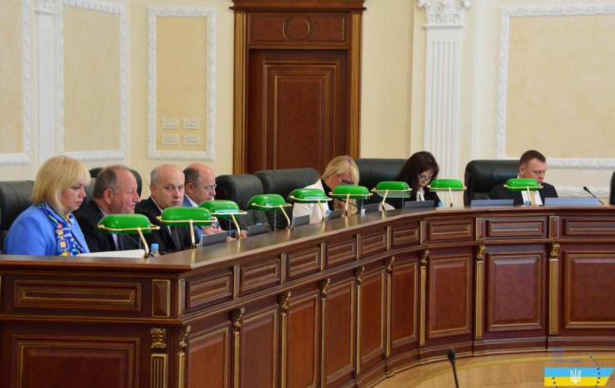 Высший совет правосудия одобрил увольнение четырех судей