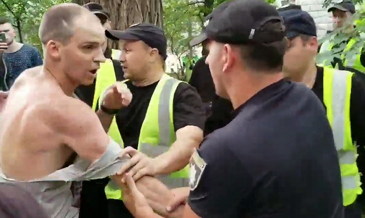 Крестный ход УПЦ МП: появились первые задержанные