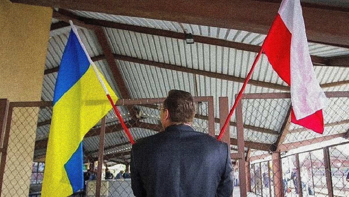 За три месяца заробитчане перевели из Польши в Украину сотни миллионов долларов