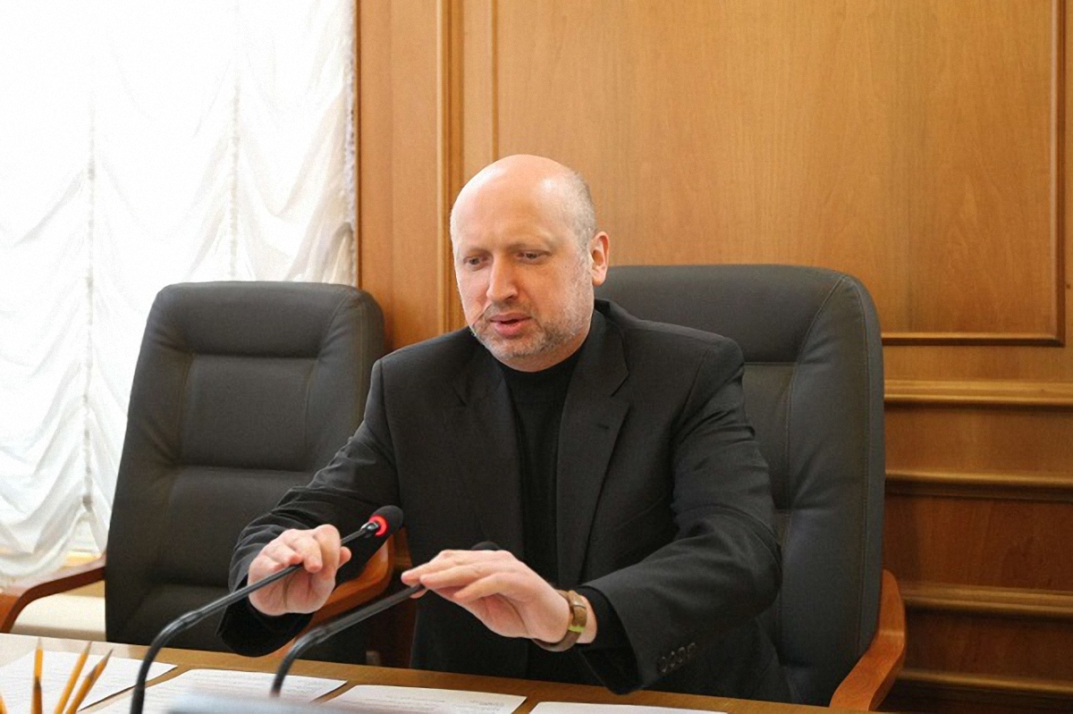 Турчинов не задекларировал автомобиль