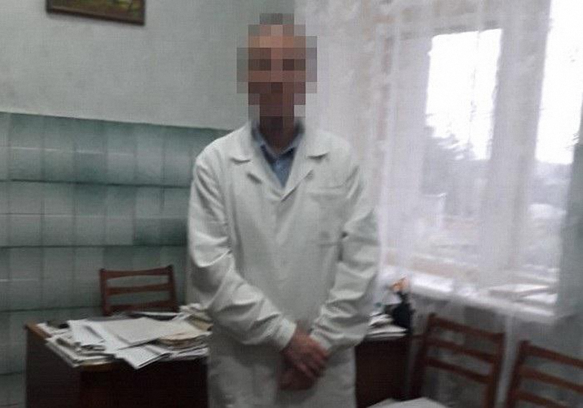 140 тысяч от ветерана за справку об инвалидности: в Сумах накрыли врача-взяточника