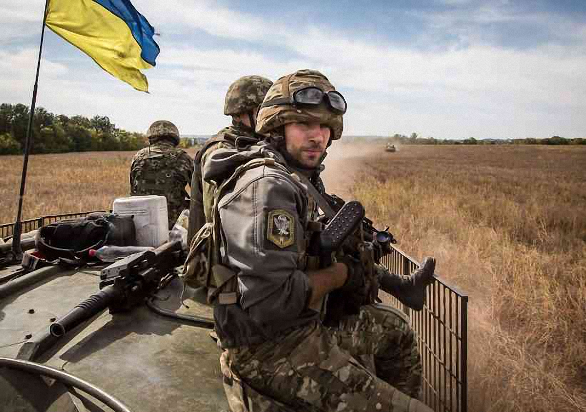 Война на Донбассе: погиб украинский военный, еще двое ранены