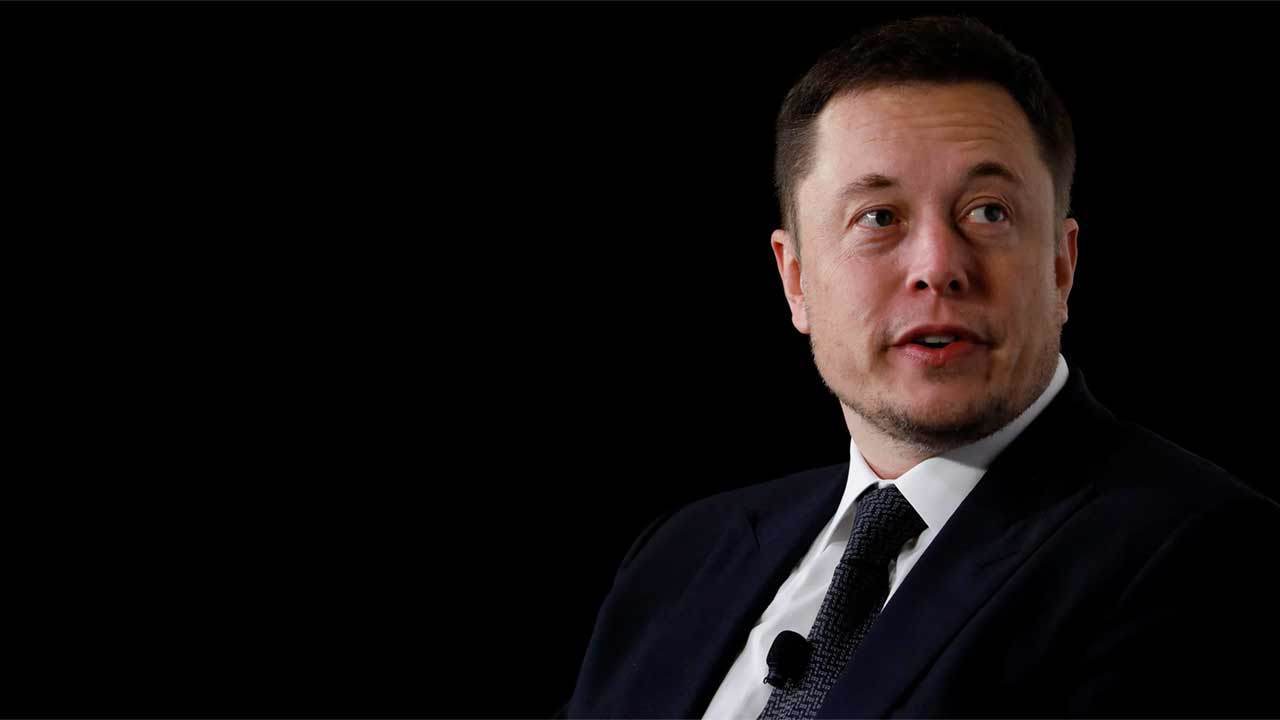 Илон Маск отстранен от работы в Tesla на три года