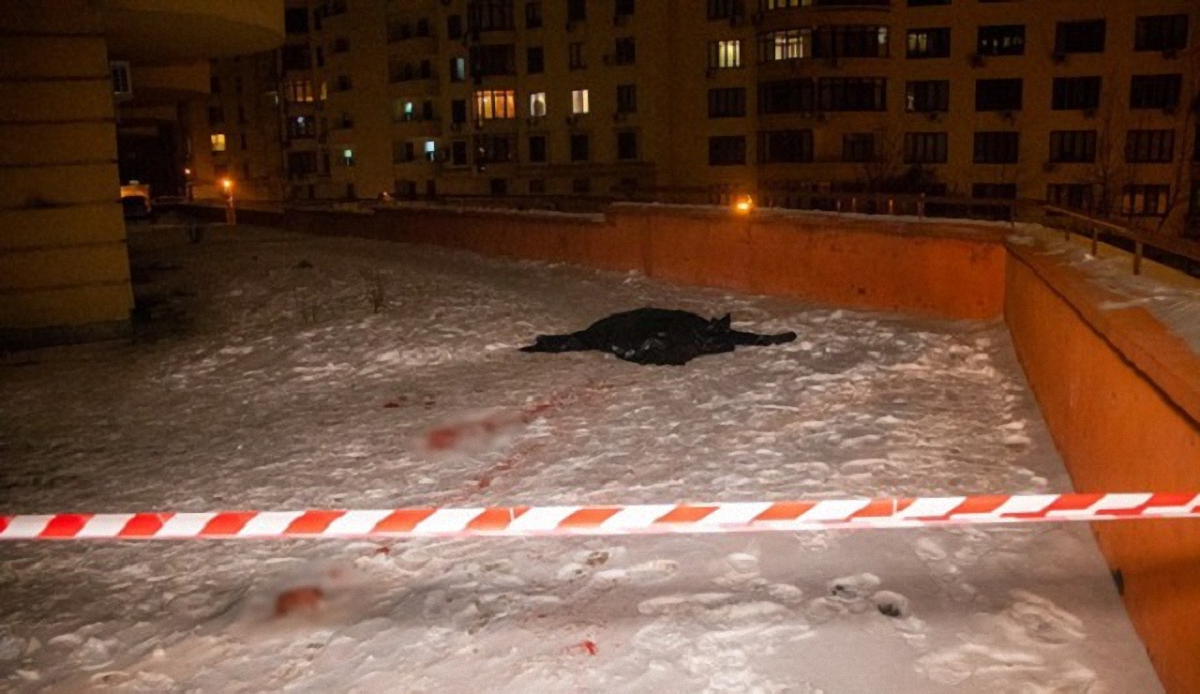 В Киеве на глазах у родителей с 24 этажа выбросился мужчина