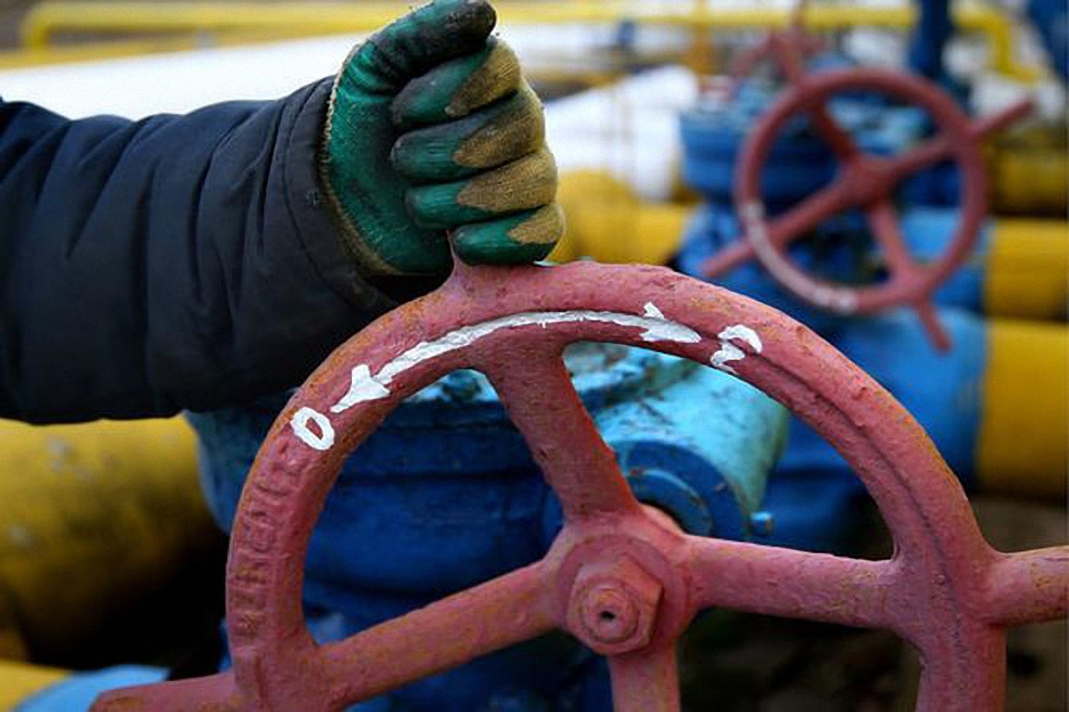 Любой контракт за счастье: "Газпром" умоляет подписать договор о транзите газа