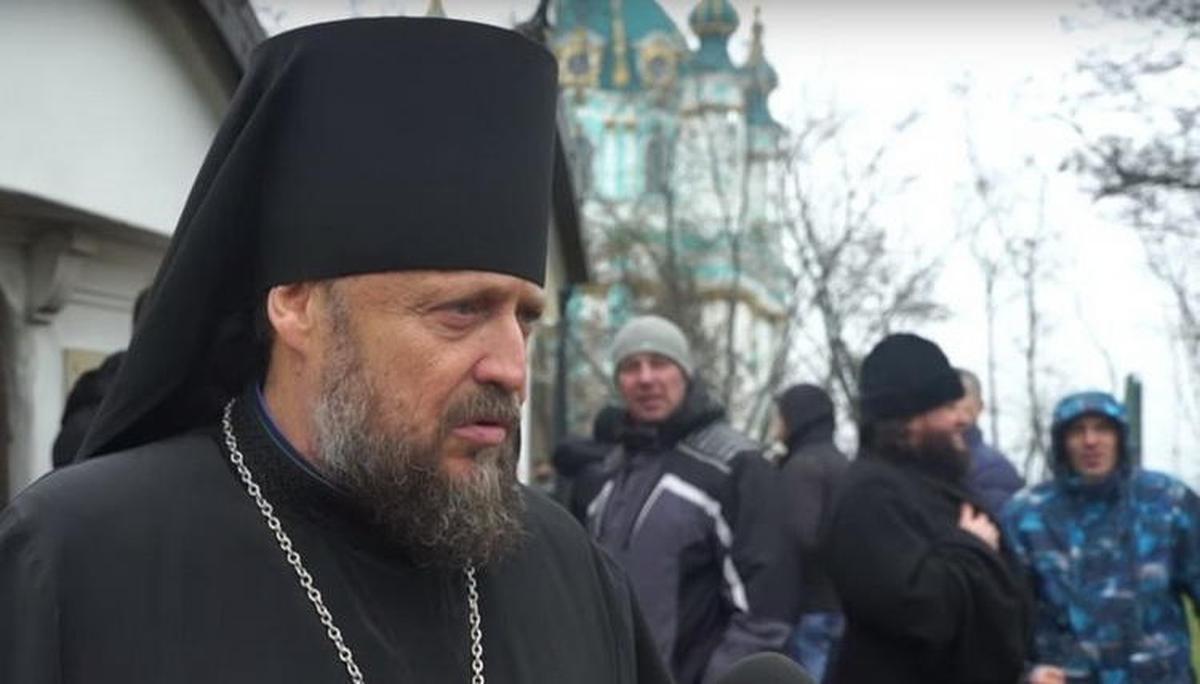 Конвоировали автоматчики: пограничники выкинули из страны попа-захватчика Десятинного МАФа