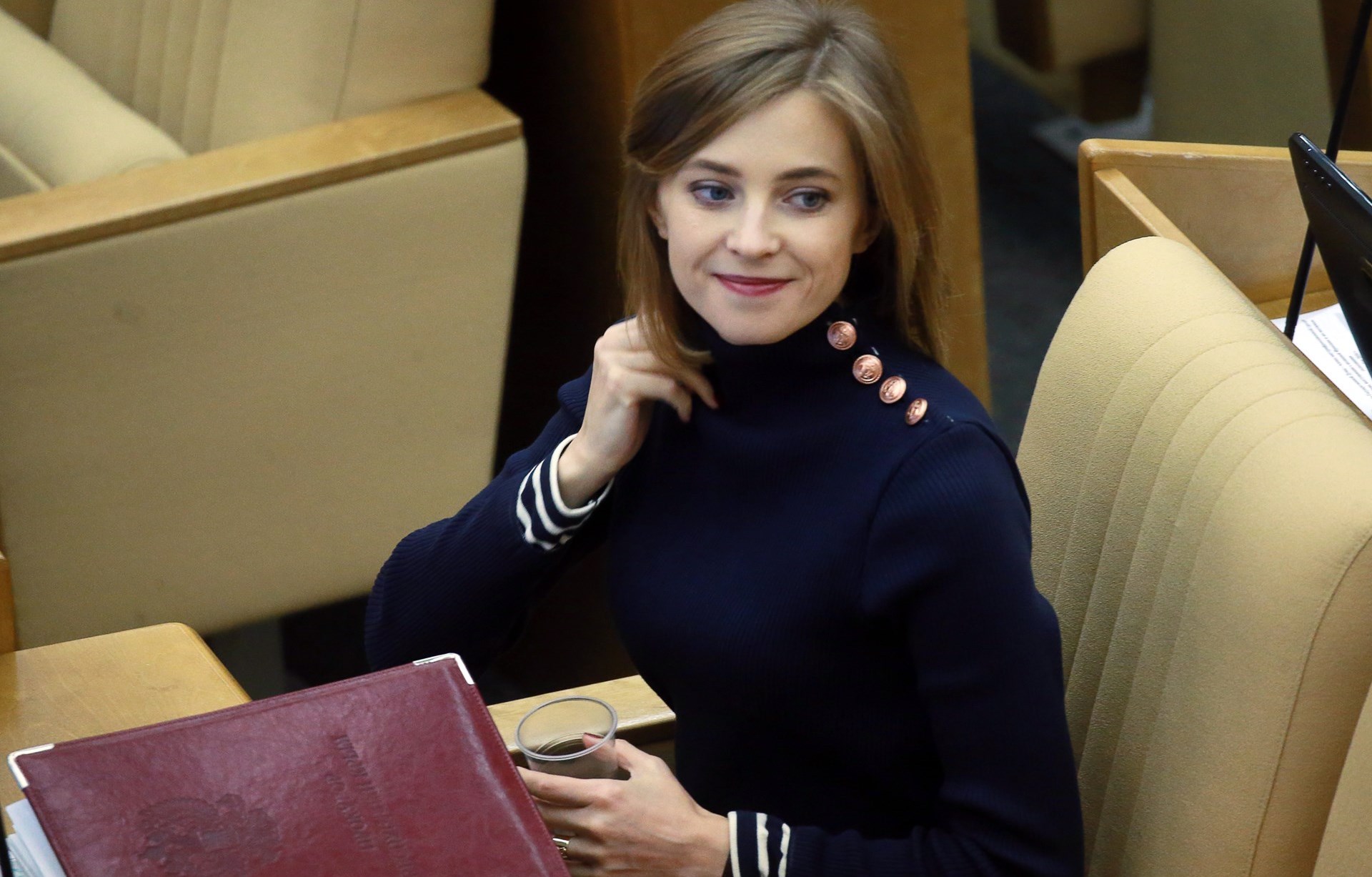 Няш-мяш – Киев наш: одиозная Поклонская решила заработать на пьянстве в Крыму