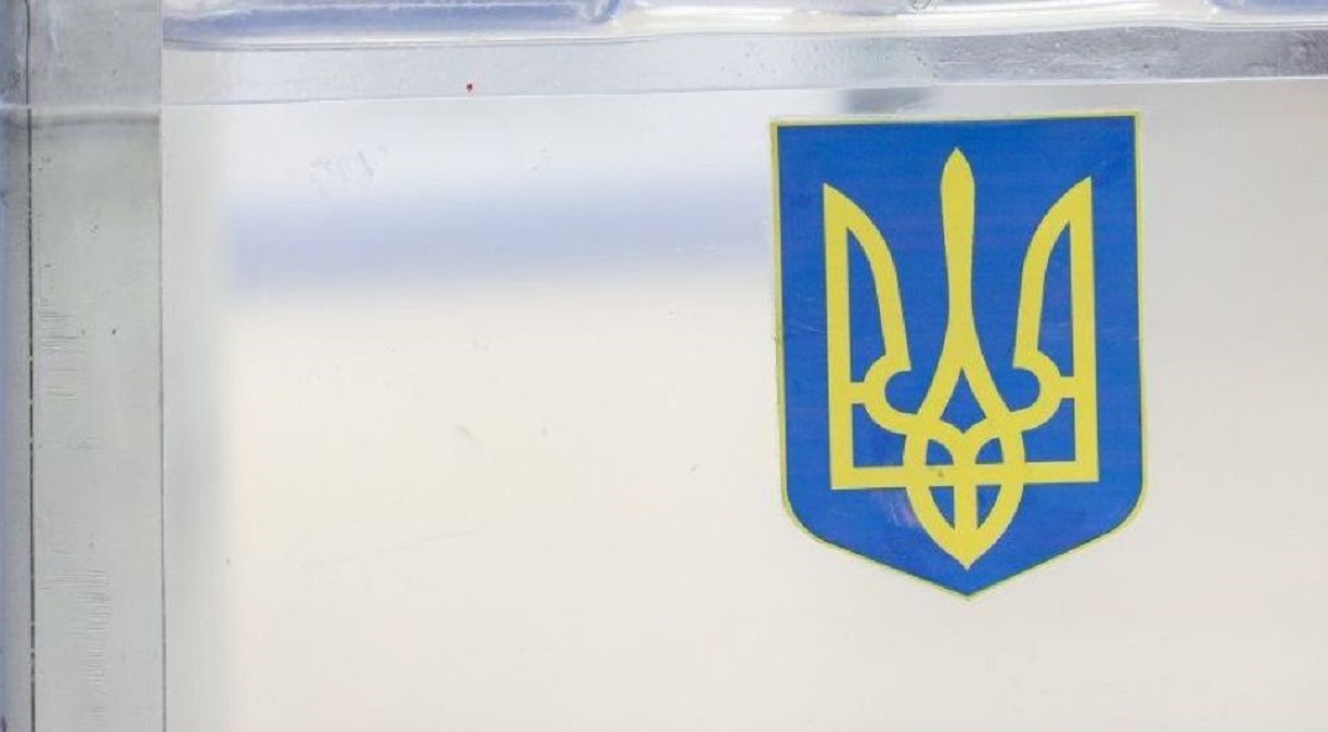 Кандидаты в президенты нарушили "день тишины"