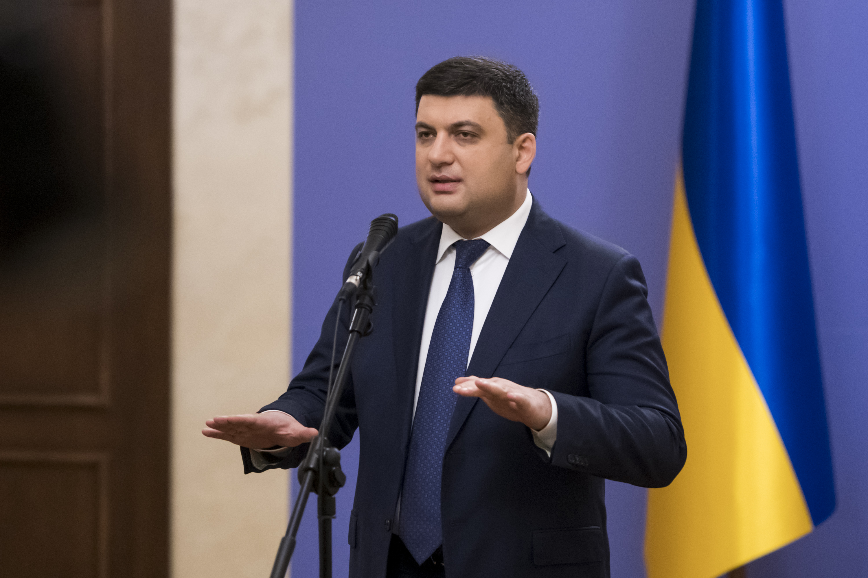 Гройсман тайно катался в офис "95 квартала" для встречи с Зеленским