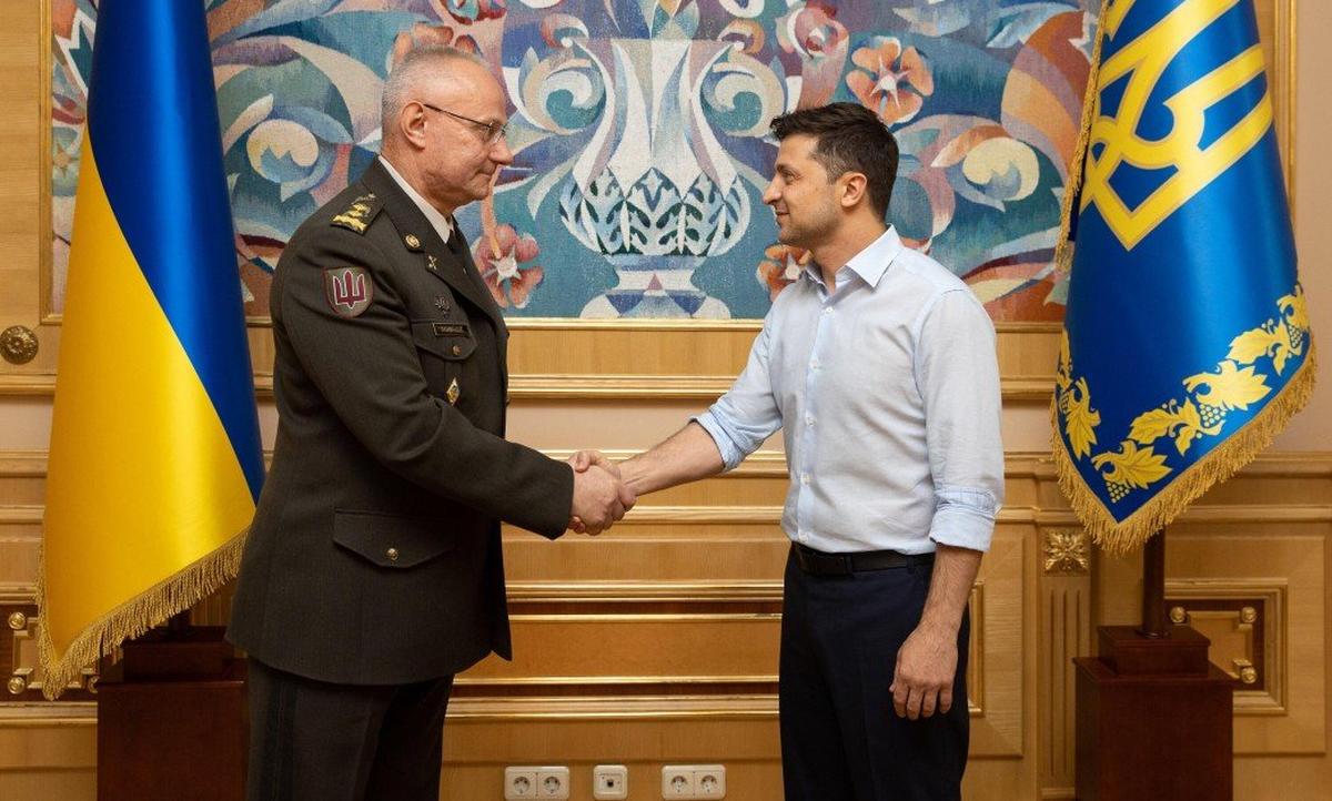 Зеленский уволил Муженко с поста главы Генштаба