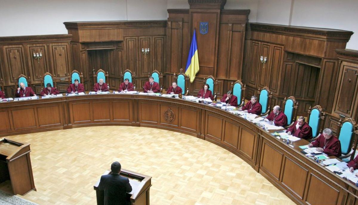 Роспуск Рады: судьи КСУ поругались во время заседания