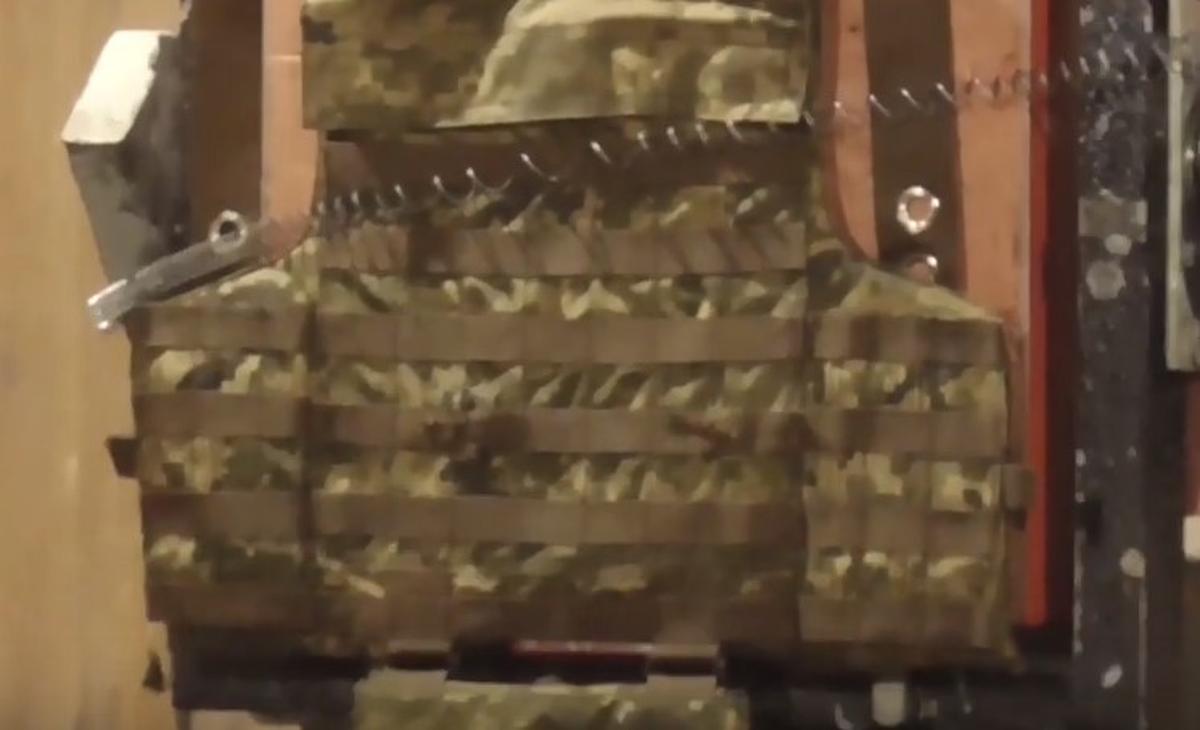 В ГБР выложили переговоры чиновников Минобороны по закупке "бракованных" бронежилетов"